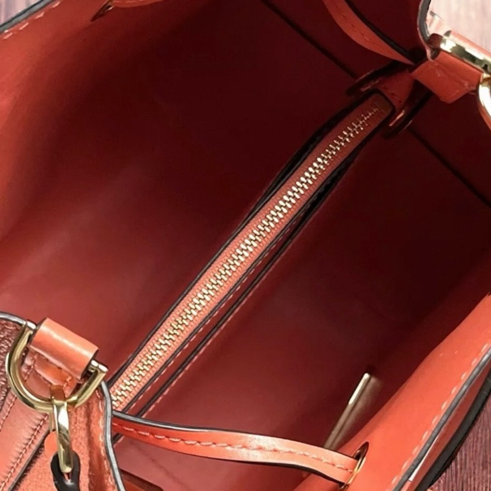 MICHAEL KORS Mercer Gallery Bucket Bag Coral Pink - Picture 7 of 7